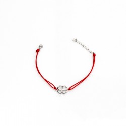 Srebrna bransoletka z czerwonym sznureczkiem koniczyna z serc kolekcja Meri