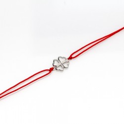 Srebrna bransoletka z czerwonym sznureczkiem koniczyna z serc kolekcja Meri