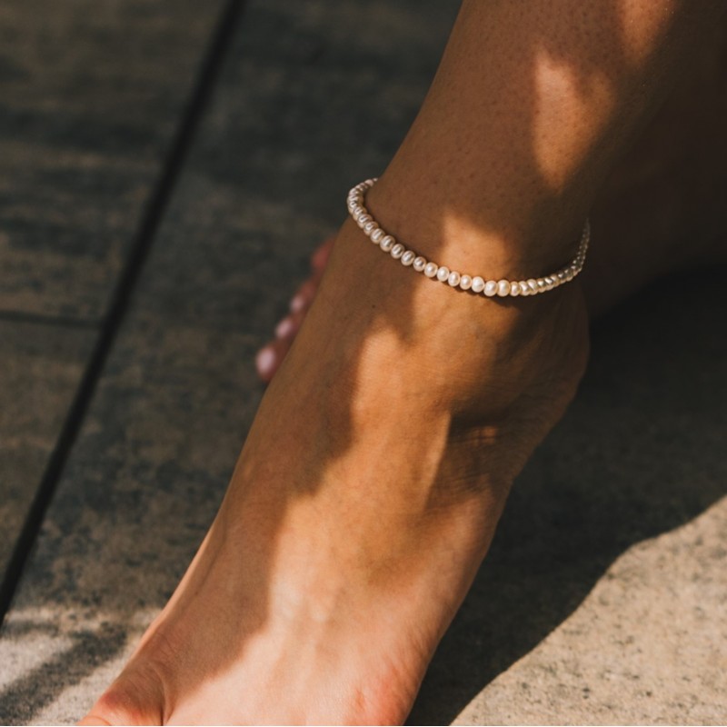 bransoletka na nogę z pereł